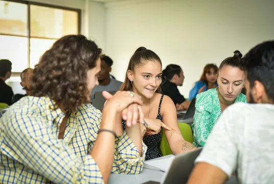 des étudiants de BTS en cours 