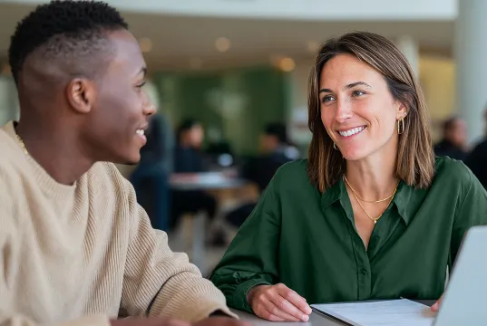 une tutrice et son étudiant