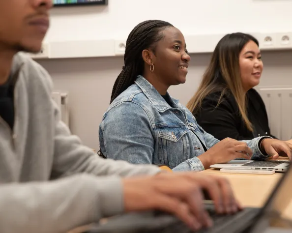 étudiants en cours de droit